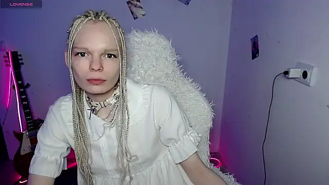 Snapshot of Emily_Nyaffee chatting on 8, 1, 2026 Emily Nyaffee online show from 8, 1, 2026