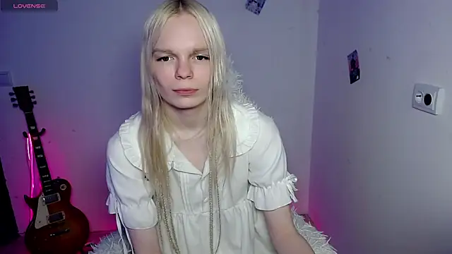 Snapshot of Emily_Nyaffee chatting on 15, 1, 2026 Emily Nyaffee online show from 15, 1, 2026