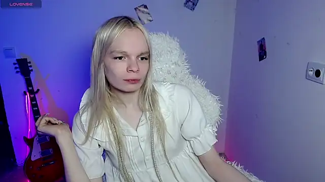 Snapshot of Emily_Nyaffee chatting on 17, 1, 2026 Emily Nyaffee online show from 17, 1, 2026