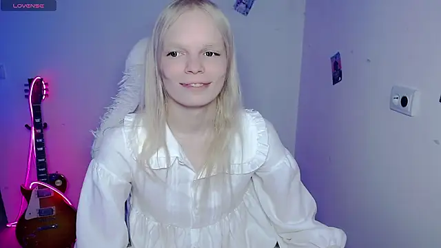 Snapshot of Emily_Nyaffee chatting on 8, 2, 2026 Emily Nyaffee online show from 8, 2, 2026