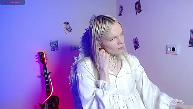 Snapshot of Emily_Nyaffee chatting on 18, 3, 2026 Emily Nyaffee online show from 18, 3, 2026