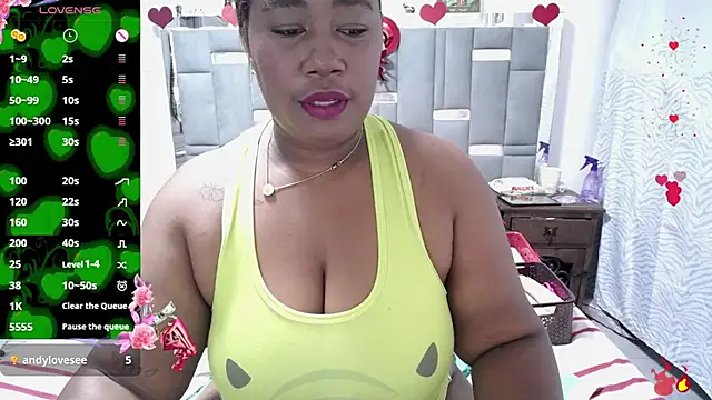 Snapshot of thickebonymilfF chatting on 17, 9, 2025 thickebonymilfF online show from 17, 9, 2025