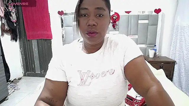 Snapshot of thickebonymilfF chatting on 25, 9, 2025 thickebonymilfF online show from 25, 9, 2025