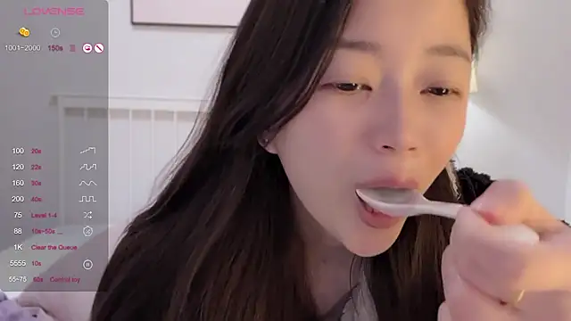 A-xena online show from 2, 3, 2025