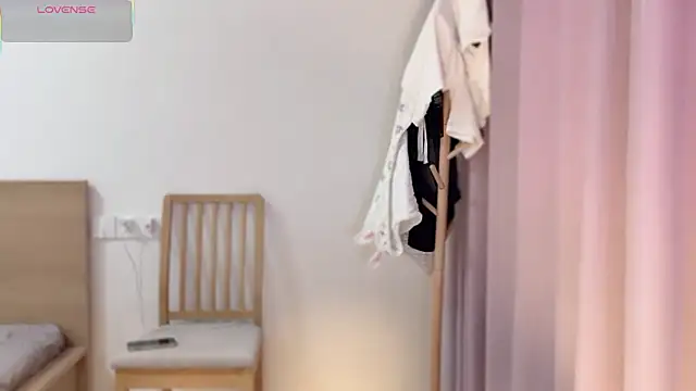 A-xena online show from 9, 9, 2025