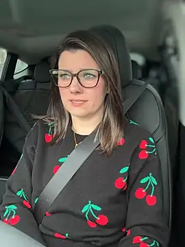 LadyLena1 online show from 4, 1, 2025