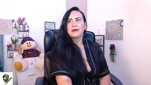 amalia brunette online show from 5, 12, 2024