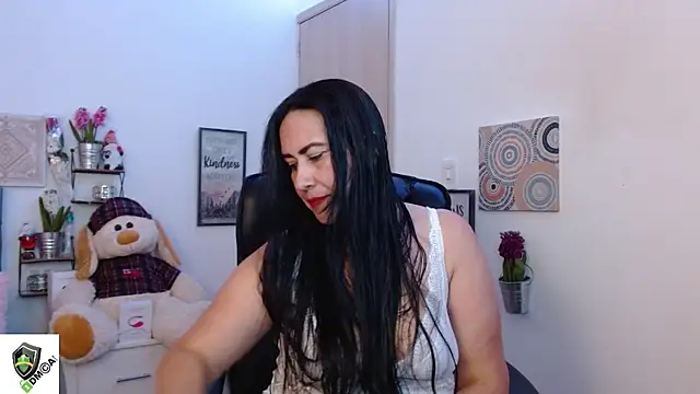 amalia brunette online show from 6, 12, 2024