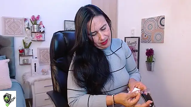 amalia brunette online show from 4, 1, 2025