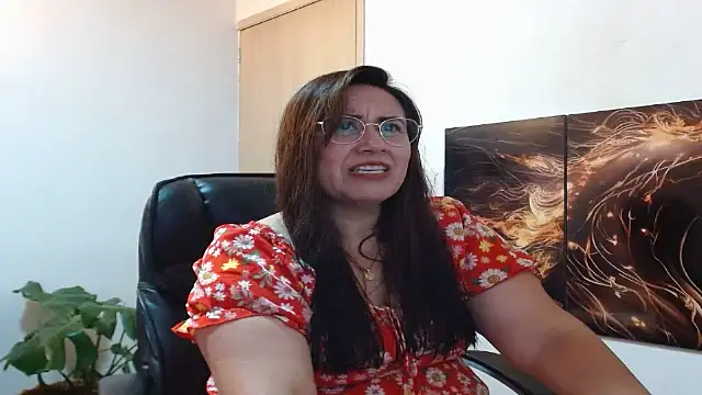 amalia brunette online show from 18, 9, 2025