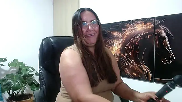 Snapshot of amalia_brunette chatting on 16, 6, 2026 amalia brunette online show from 16, 6, 2026
