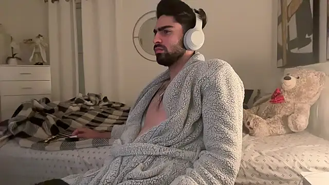 Snapshot of Carlos-195- chatting on 1, 11, 2025 Carlos-195- online show from 1, 11, 2025