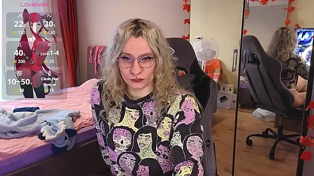 Lori Myaf online show from 24, 9, 2025