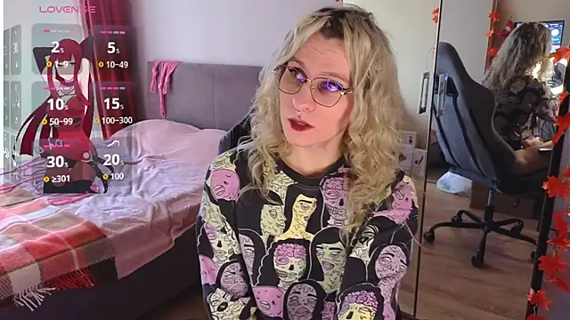 Lori Myaf online show from 11, 10, 2025