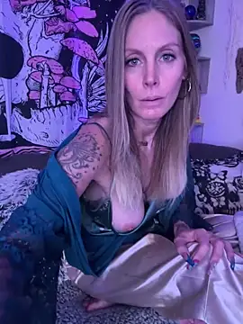 Snapshot of ItsDanniG chatting on 30, 1, 2025 ItsDanniG online show from 30, 1, 2025