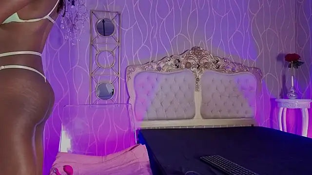 Snapshot of Shanelle__ chatting on 21, 7, 2026 Shanelle online show from 21, 7, 2026