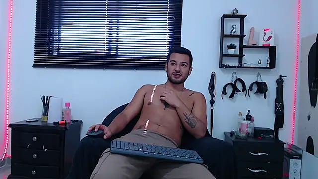 KinkyAllisonSub online show from 18, 1, 2025