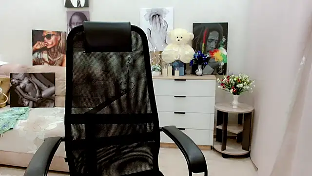 EveLove33 online show from 13, 9, 2025