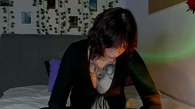 miss Lizzy online show from 28, 12, 2024