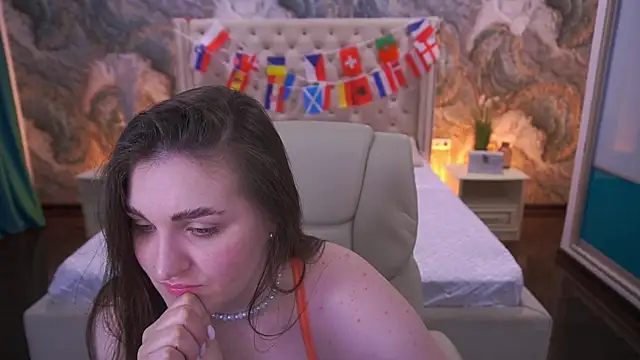 EmmyCharmm online show from 13, 7, 2026