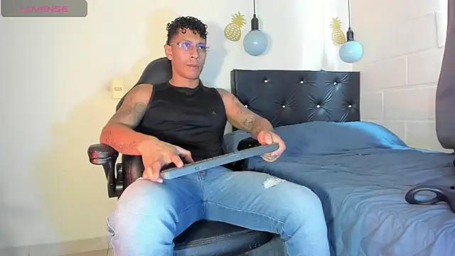 Snapshot of FuckHardlove chatting on 19, 12, 2024 FuckHardlove online show from 19, 12, 2024