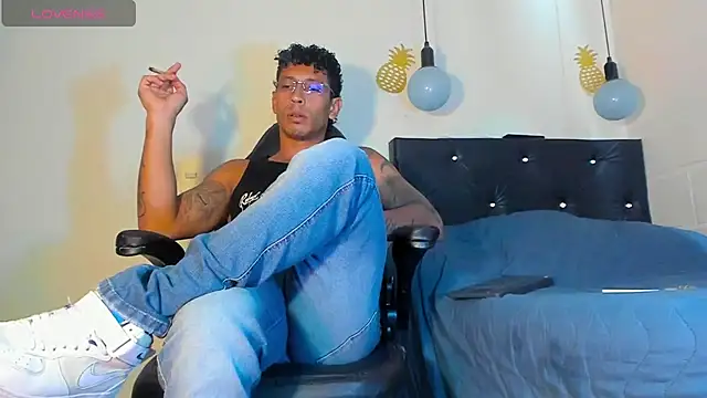 Snapshot of FuckHardlove chatting on 31, 12, 2024 FuckHardlove online show from 31, 12, 2024