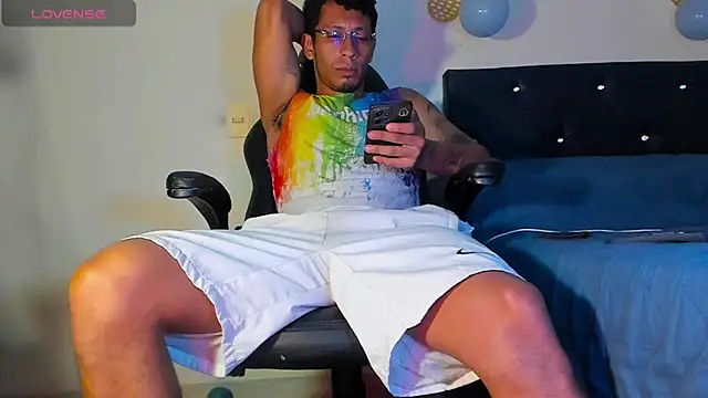 Snapshot of FuckHardlove chatting on 16, 1, 2025 FuckHardlove online show from 16, 1, 2025