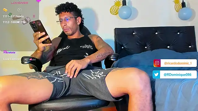 Snapshot of FuckHardlove chatting on 2, 2, 2025 FuckHardlove online show from 2, 2, 2025