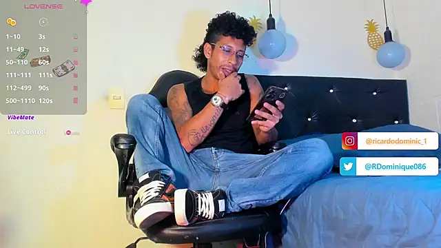 Snapshot of FuckHardlove chatting on 8, 2, 2025 FuckHardlove online show from 8, 2, 2025