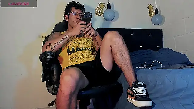 Snapshot of FuckHardlove chatting on 10, 3, 2025 FuckHardlove online show from 10, 3, 2025