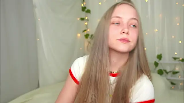 Snapshot of _Appr0ved_ chatting on 23, 3, 2025 Appr0ved online show from 23, 3, 2025