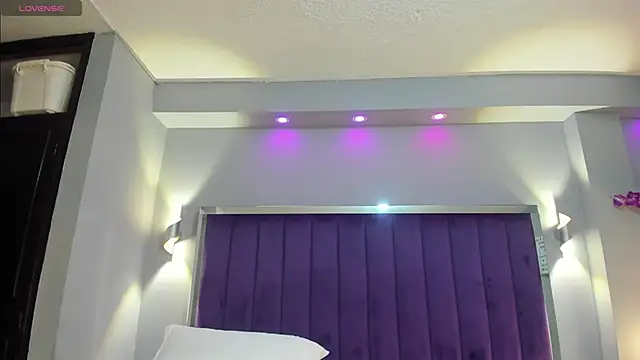 SaraRiley online show from 20, 10, 2025