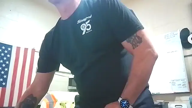 Cockrub1 online show from 4, 3, 2025