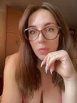 Snapshot of MommmyYummy chatting on 5, 6, 2026 MommmyYummy online show from 5, 6, 2026