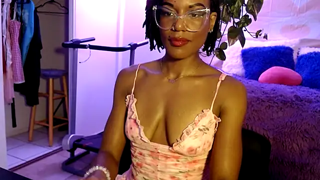 Snapshot of CocoSage chatting on 14, 11, 2025 CocoSage online show from 14, 11, 2025