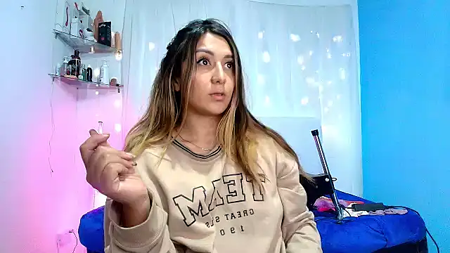 Natasha Wilde  online show from 3, 2, 2025