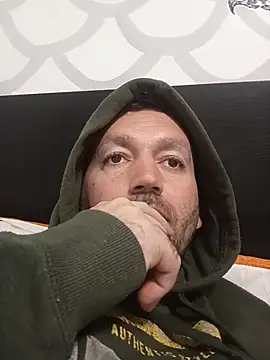 Snapshot of florin421 chatting on 12, 3, 2026 florin421 online show from 12, 3, 2026