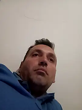 Snapshot of florin421 chatting on 24, 3, 2026 florin421 online show from 24, 3, 2026