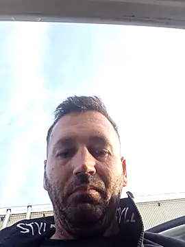 Snapshot of florin421 chatting on 3, 4, 2026 florin421 online show from 3, 4, 2026