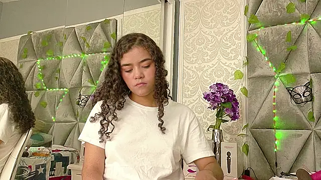 Angela lovee online show from 12, 9, 2025