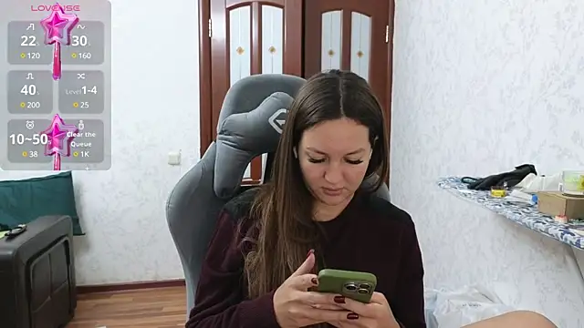 Snapshot of Nelly_Fischer chatting on 10, 12, 2024 Nelly Fischer online show from 10, 12, 2024