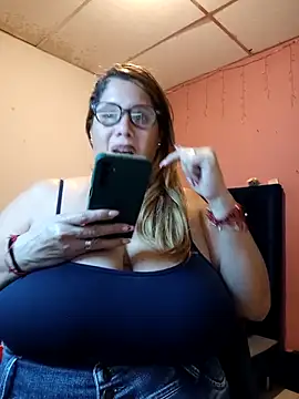 EllisW8 online show from 12, 2, 2025
