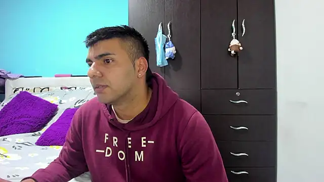 2ScarletandRyan8 online show from 23, 3, 2026