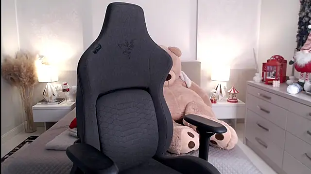 Smileyouarehere online show from 11, 2, 2025