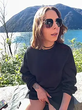 Mia Railey online show from 20, 2, 2026