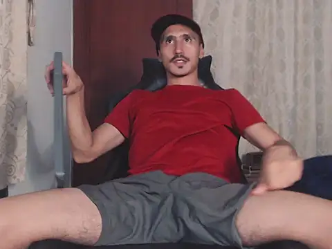 Snapshot of HomeAloneK chatting on 15, 10, 2025 HomeAloneK online show from 15, 10, 2025