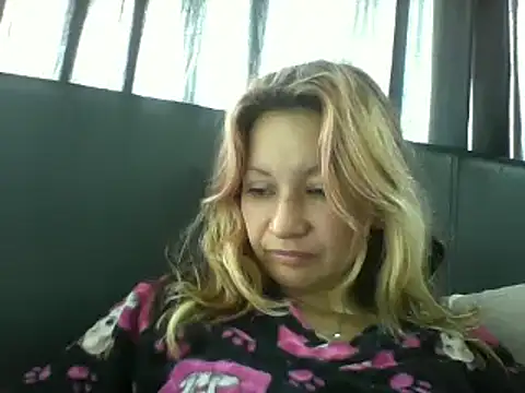 Snapshot of Paulita_x3 chatting on 28, 2, 2025 Paulita x3 online show from 28, 2, 2025