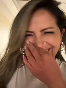  Abril-Office1 online show from 7, 1, 2025