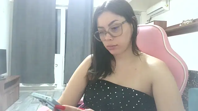 Snapshot of LovelyJulliette chatting on 1, 6, 2026 LovelyJulliette online show from 1, 6, 2026