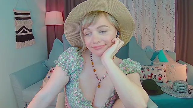 Snapshot of NandiSmile chatting on 19, 2, 2025 NandiSmile online show from 19, 2, 2025